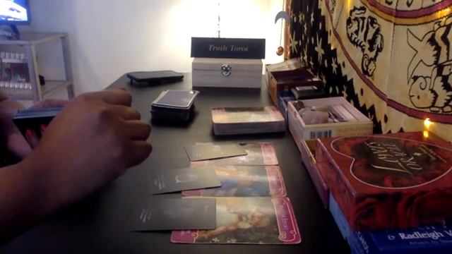 Capricorn~ALL THEY WANT FOR CHRISTMAS IS YOU Weekend Tarot 12/13-12/15 смотреть онлайн