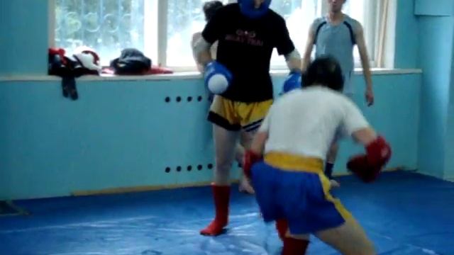 2009.08.05 Хабибулин Дмитрий на тренировке по тайскому боксу Лотос