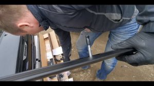 Установка бокса BROOMER и поперечин Ercul на Toyota RAV4