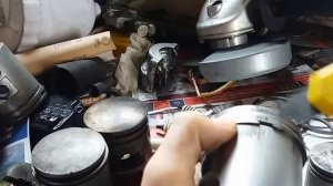 Безопасный способ снятия колец с поршня