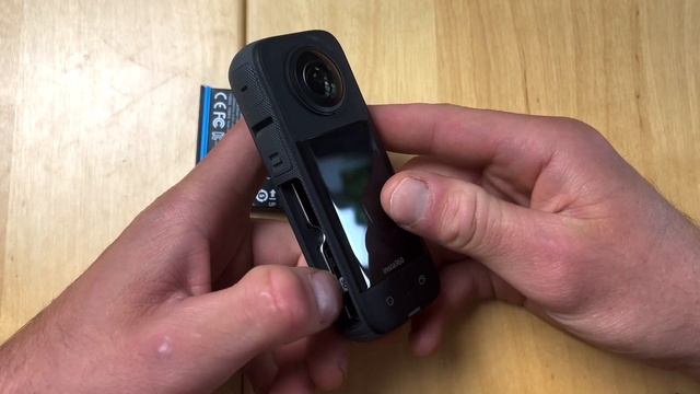 Insta360 X3 How to Insert SD Card смотреть онлайн