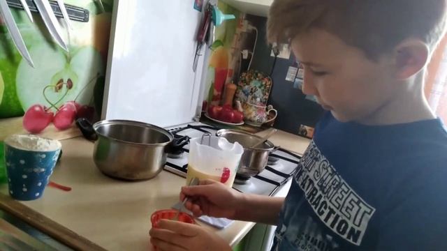 ТАТАРЧА .Как приготовить блины ?Готовлю вкусные блины . смотреть онлайн