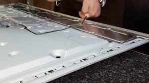 Samsung UE49NU7170. Замена подсветки