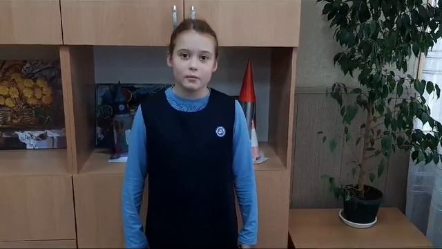 Митькова Виолетта читает стихотворение В. Охлупина «Кто нас любит очень сильно» смотреть онлайн