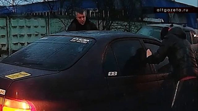 Подрезали и перекрыли мне дорогу, но потом удрали! Автохамы смотреть онлайн