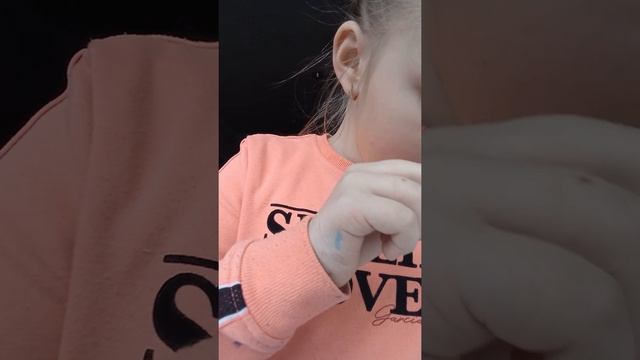 Крашу нокти детским лаком.? смотреть онлайн