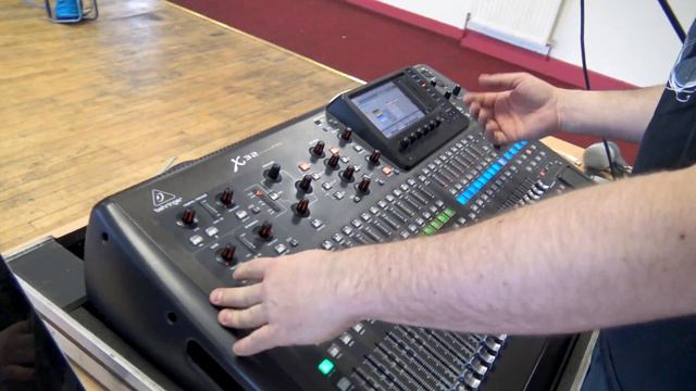 Behringer X32 -Live use and review. смотреть онлайн