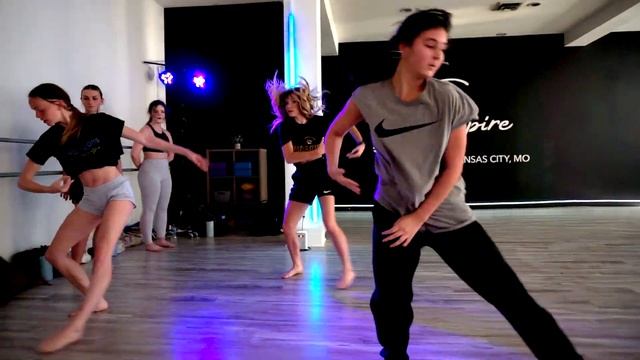 Running Up That Hill by Kate Bush - Choreography by Elaine Kimble Peaks смотреть онлайн