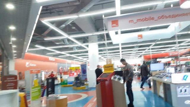 4k М.Видео - лужу на входе, без блогера, убирать запрещено смотреть онлайн