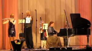 Семейный ансамбль Яруллиных ( флейта, скрипка, фор-но). Старинная английская песня " Зеленые рукава