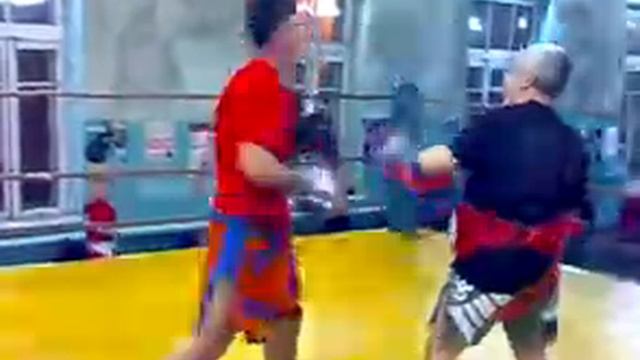 MUAY THAI Шихшабек и Артур работа на лапах. смотреть онлайн