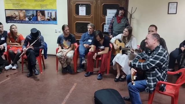 И ещё песен с гитары по кругу... смотреть онлайн