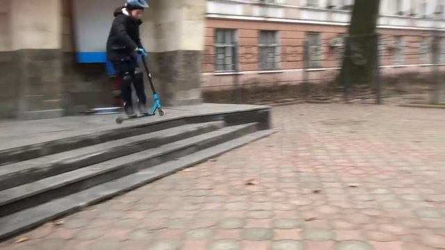 Прыгнул через лестницу смотреть онлайн