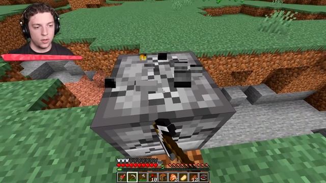 Hunters VS Speedrunner BUT I Have MEGA STRENGTH! (Minecraft) смотреть онлайн