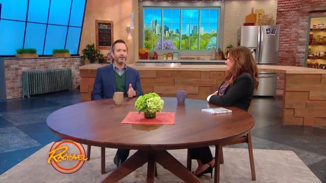 The Hilarious Thomas Lennon Dishes About ‘The Odd Couple’ смотреть онлайн