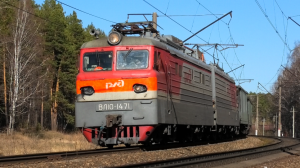 "Долгожданный" ВЛ10-1471 с грузовым поездом