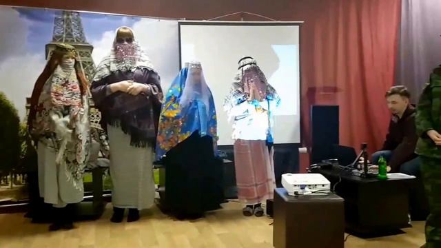 Товарищ Сухов и его восточные барышни пришли устраиваться в ООП смотреть онлайн