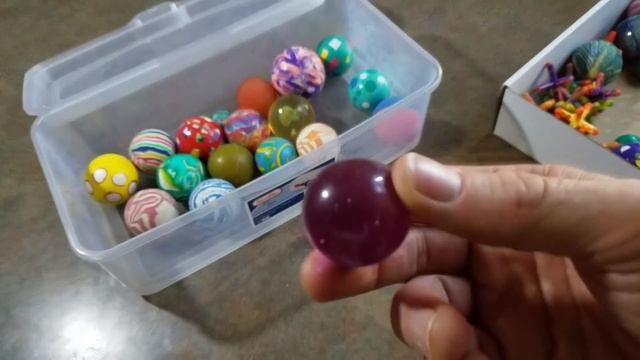 Testing a Box of Old Rubber Bouncy Super Balls!!? смотреть онлайн