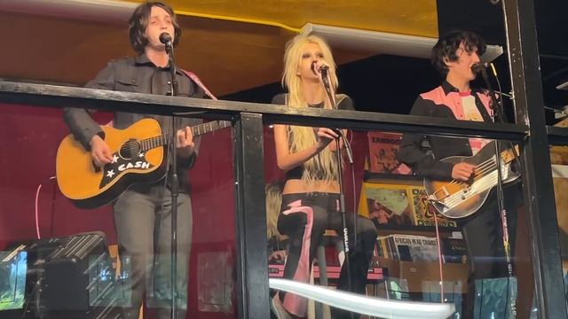 Starcrawler- “She Said” live October 24, 2022 Portland, OR Music Millennium смотреть онлайн