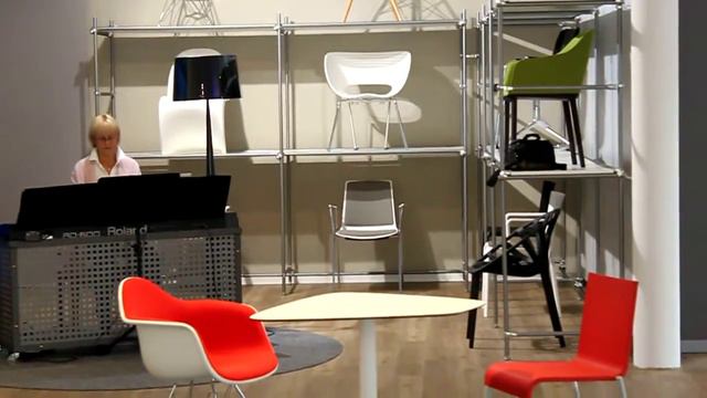 Играла на выставке офисной мебели - 2  (25.09.15)