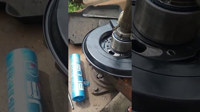 снять поставить грязезащитный щиток на Мерседес-спринтер 2001г. смотреть онлайн