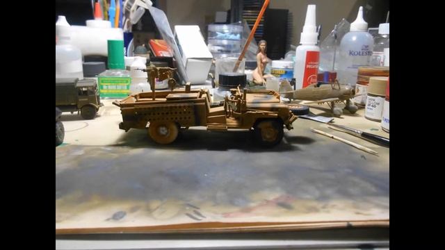 LRDG Land Rover 1:35 de Tamiya (Pink Panther) e Italeri (Desert Rats) смотреть онлайн