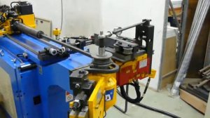 Трубогиб с ЧПУ | Гибка профильной трубы с дорном