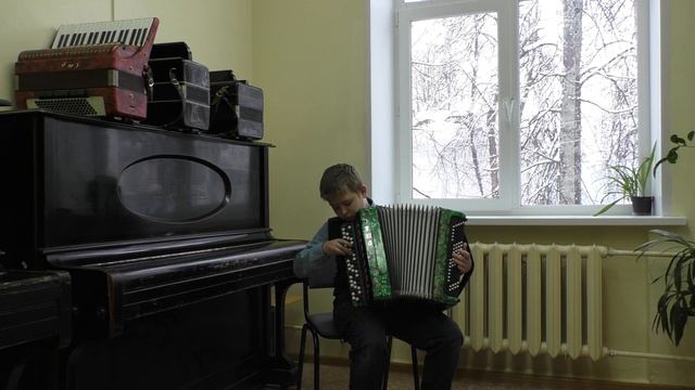 Киселёв Артем ДШИ Чкаловск В.Шаинский Голубой вагон, р. н. п. Как у наших у ворот обр Аз.Иванов смотреть онлайн