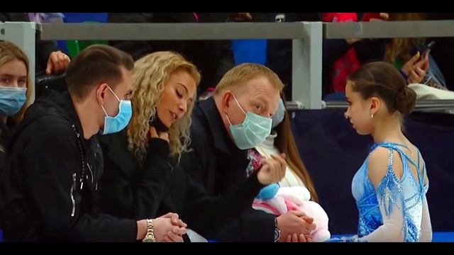 Трусова с Валиевой выходят на лед арены "Мегаспорт" и бьют рекорды по рейтингу российского футбола смотреть онлайн