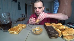 МУКБАНГ КРУАССАНЫ / ПЕЧЕНЬЕ / СЫРНИКИ / ВЫПЕЧКА/ ВАФЛИ/ SWEET/ ОБЖОР EATING ASMR Mukbang АСМР #982