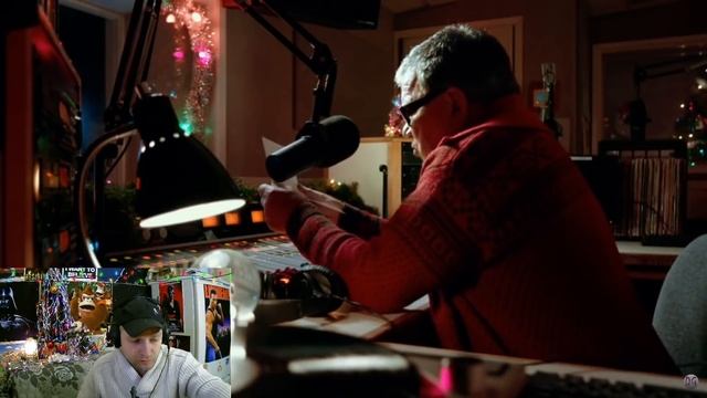 Реакция на почти [ТРЕШ ОБЗОР] фильма РОЖДЕСТВЕНСКИЕ СТРАШИЛКИ (Санта-Клаус против зомби) смотреть онлайн