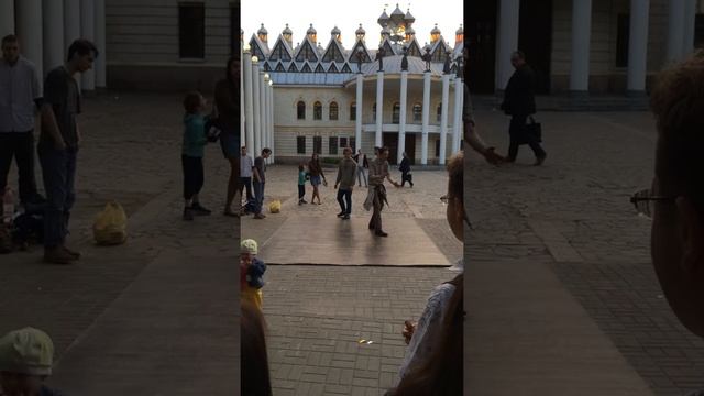 Уличный танцор Воронежа смотреть онлайн