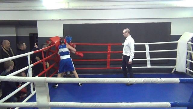 Андрей Елин (красный угол), ПЕРВЫЙ БОЙ,открытый ринг в клубе Moscowboxing - 3 раунд смотреть онлайн