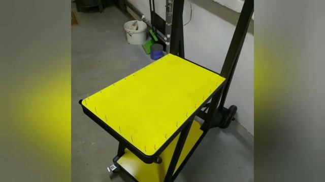 Тележка для сварочного полуавтомата с подъёмником/Welding cart with lift смотреть онлайн