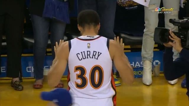 Golden State Warriors Rock "We Believe" Era Jerseys For Last Regular Season Game At Oracle Arena смотреть онлайн