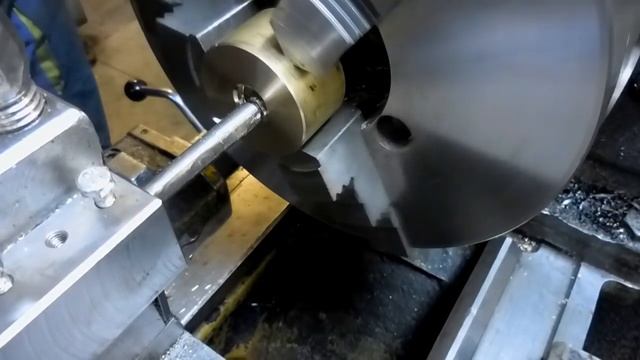 Как нарезать 3-х заходную трапецеидальную резьбу Tr20*4 смотреть онлайн