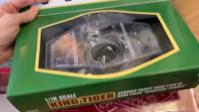 Распаковка Trumpeter King Tiger 1/16 "Limited Edition" смотреть онлайн