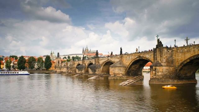 Exploring the streets of Prague for #FirebaseSummit смотреть онлайн