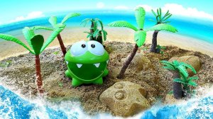 Ам Ням играет в пляж в песочнице! Песочница для малышей и развивающие видео для детей