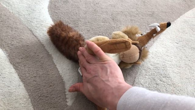 Как отжать кошке мочевой. Наглядно показываю на игрушке + полезная и важная информация смотреть онлайн