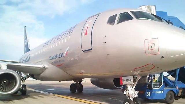 SUKHOI SSJ100-95 SUPERJET смотреть онлайн