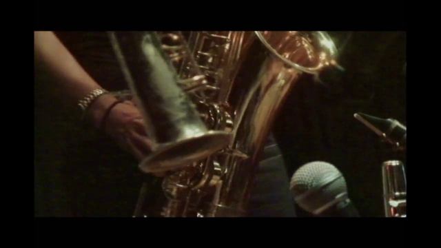 Tawa Sax - Dios y el diablo en la tierra del sol смотреть онлайн