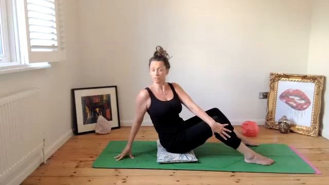 Move and Flow 55 I Pilates for spine movement | Franklin Balls смотреть онлайн