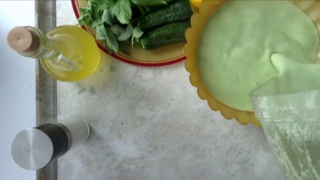 Холодный огуречно-мятный суп.