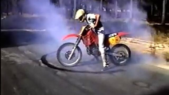 Honda CR 250 Burnout смотреть онлайн