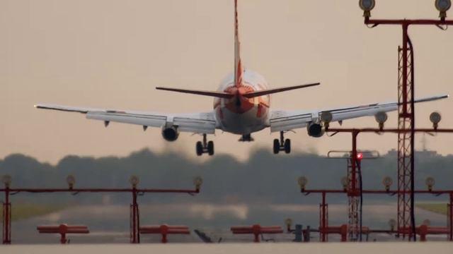 Plane Spotting Compilation - Overhead Crosswind Landings смотреть онлайн