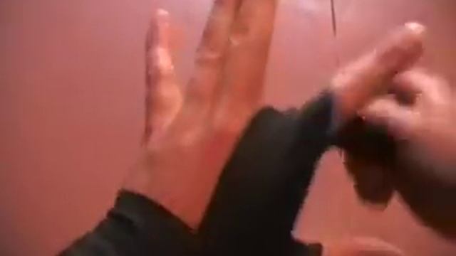 Видео по ПРАВИЛЬНОЙ бинтовке рук. Как бинтовать руки. (Wrapping Hands For Boxing) смотреть онлайн