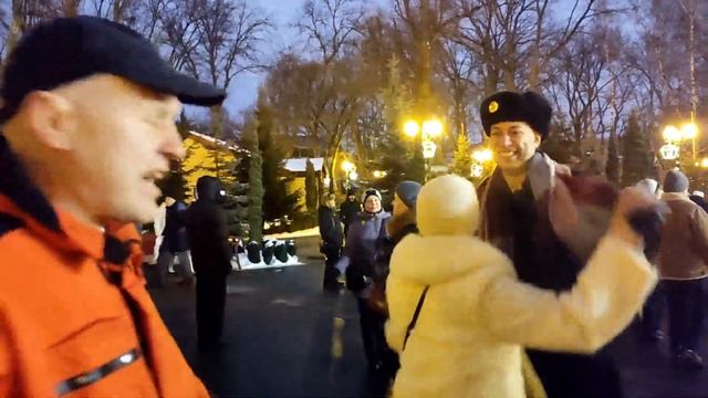 СОНЦЕ ЛАСКАВЕ ЗЕМЛЮ ГОЛУБИТЬ!???/ТАНЦЫ В ПАРКЕ ГОРЬКОГО ХАРЬКОВ ЯНВАРЬ 2022 смотреть онлайн