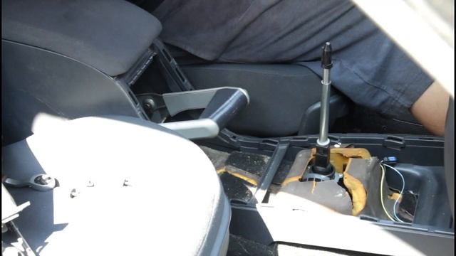 Renault Megane 2 - Manuals - Sloppy gearbox leaver fix смотреть онлайн