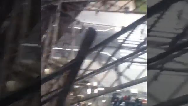 Eiffel Tower - Paris смотреть онлайн